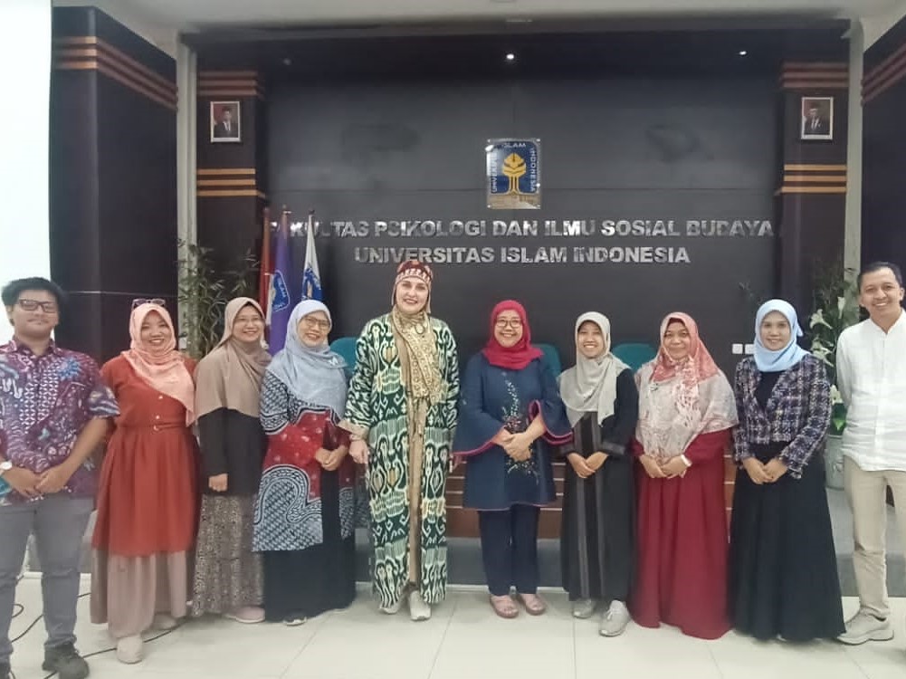 В Индонезии состоялись лекции заведующей кафедрой этнопсихологии Ольги Павловой   