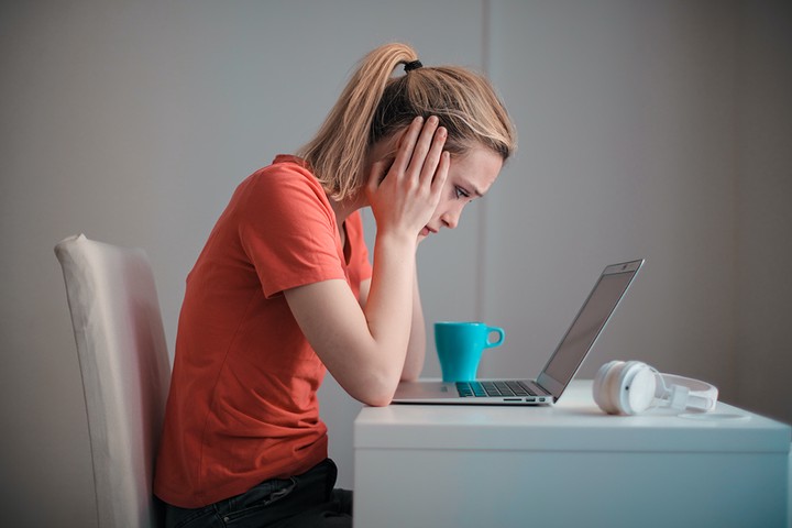 Психолог рассказала, как справиться с «синдромом пятницы» на работе
