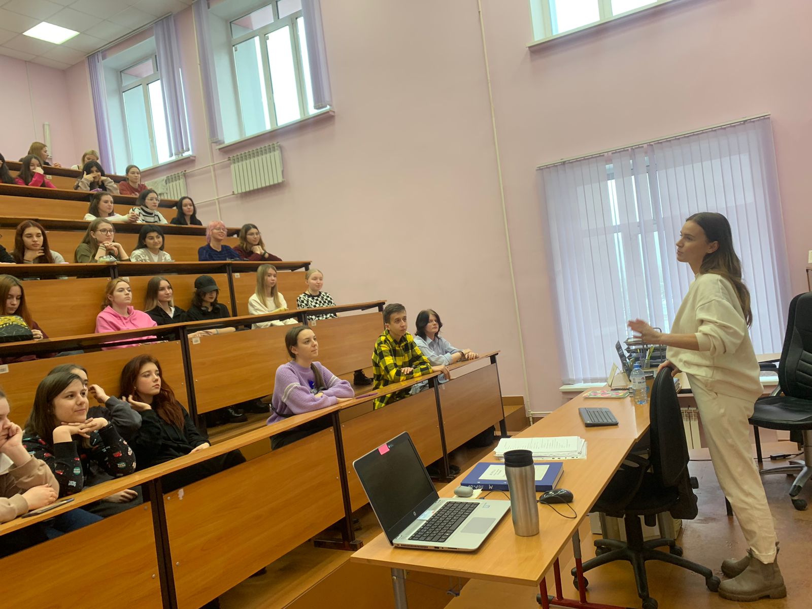 2022-11-24 Эксперт-психолог МГППУ провела мастер-класс для студентов московского колледжа соцработников
