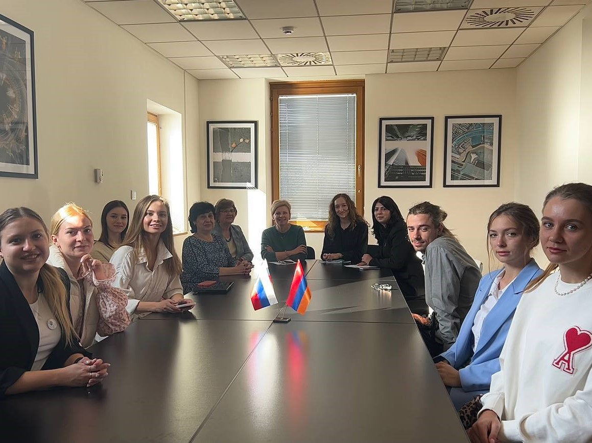 Делегация МГППУ посетила Российский центр науки и культуры «Русский дом» в Ереване