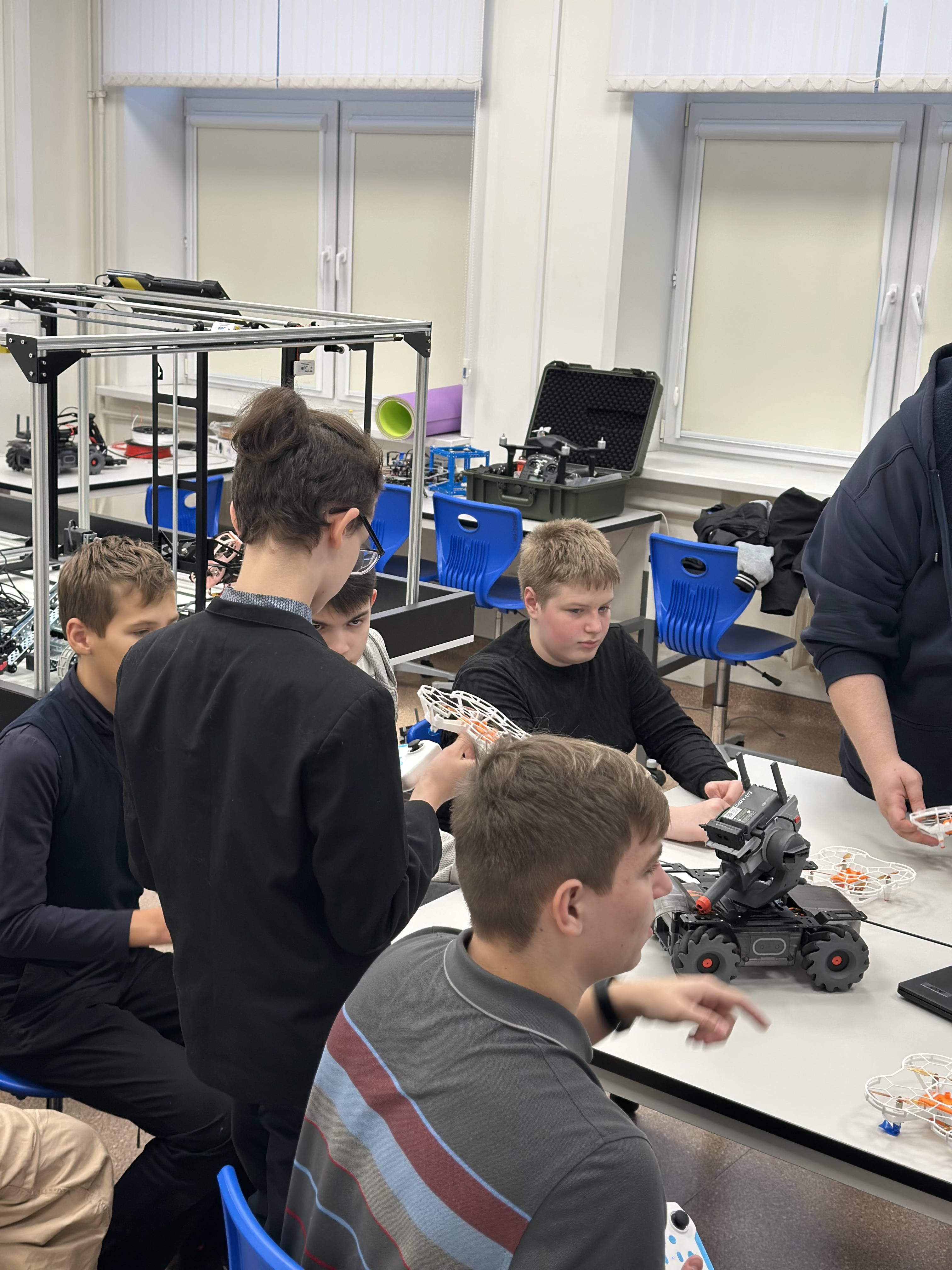 IMG_0772-min.jpg (902 KB)